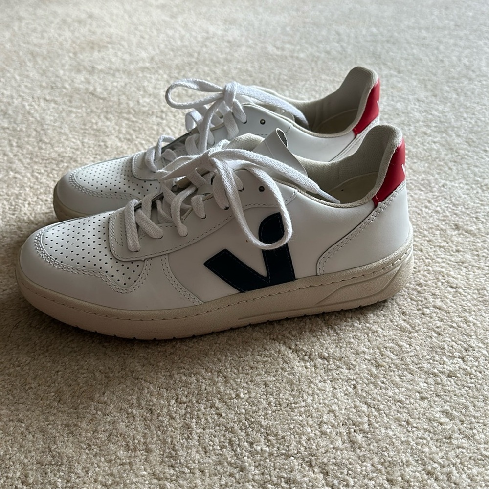 Veja  V-10 sneakers